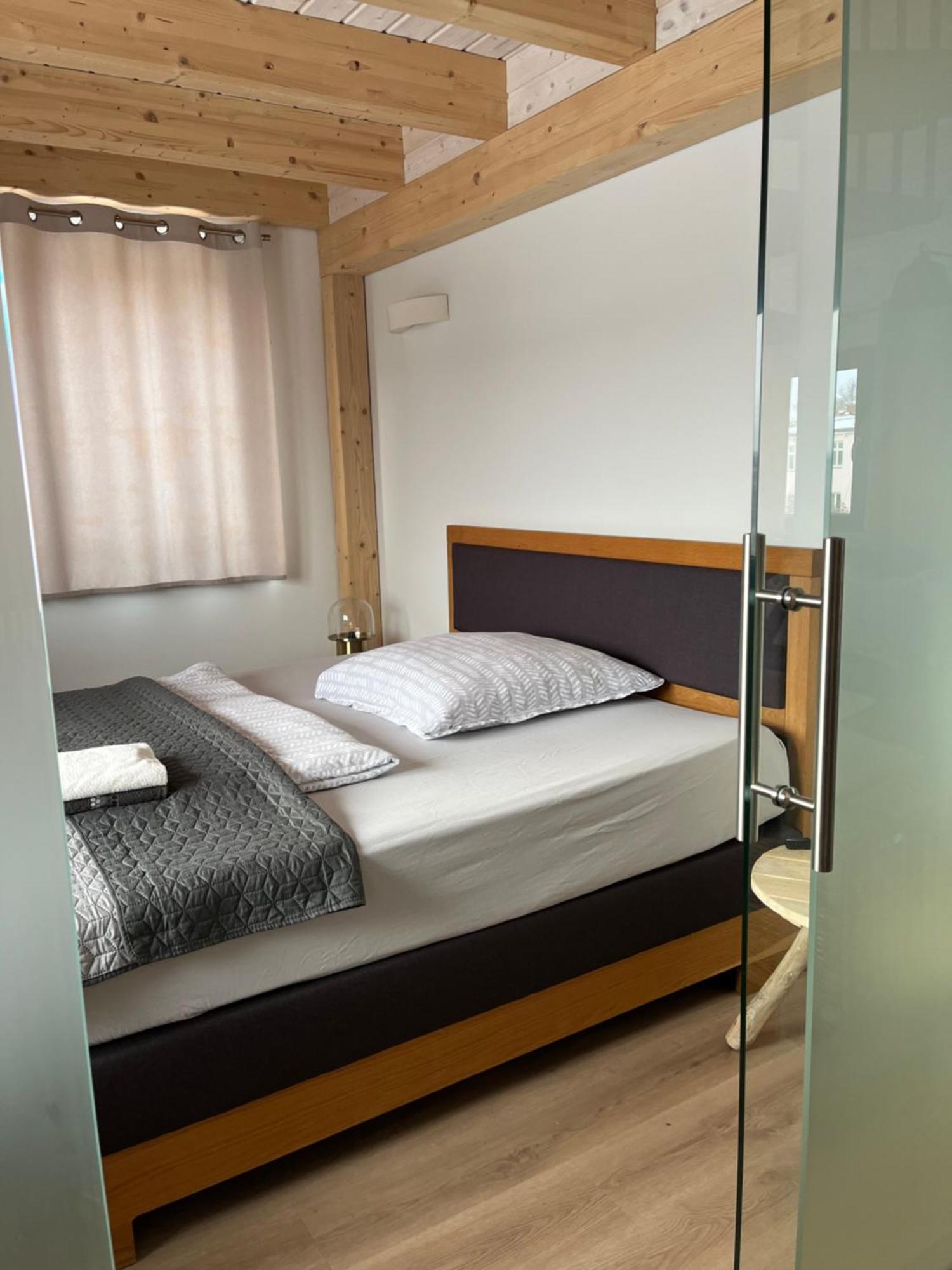Grosszuegige Ferienwohnung Mit Weitem Ausblick Lichtenberg  エクステリア 写真
